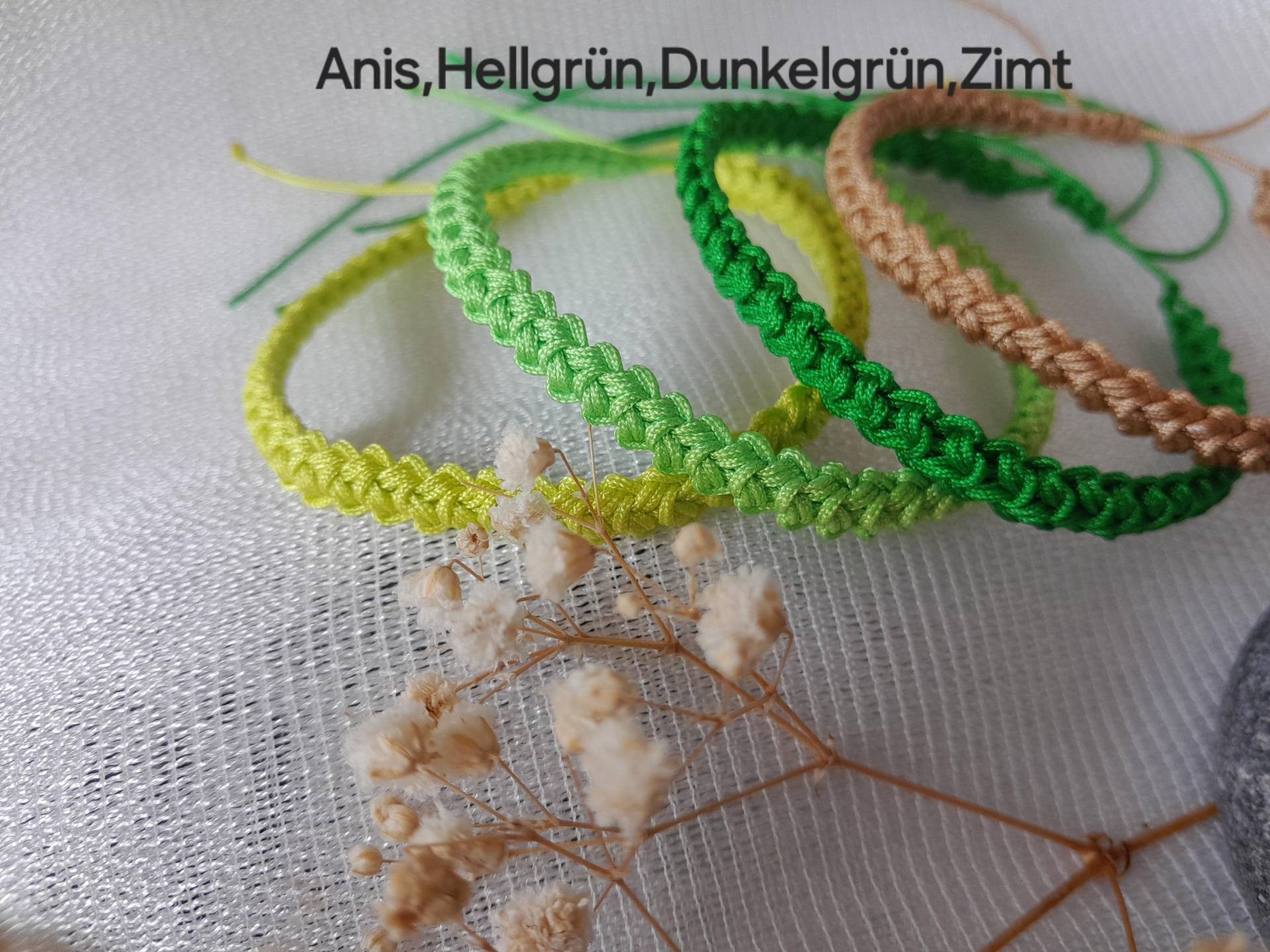 Armband, Freundschaftsarmband Dünn-Flach, Boho Hippie Gehäkelt, Handgemacht von KreativwerksByNicole