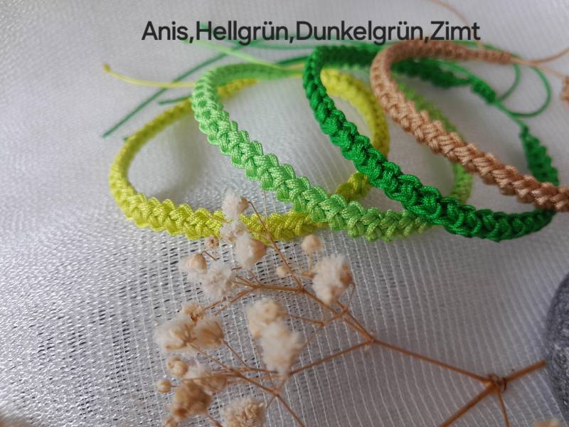 Armband, Freundschaftsarmband Dünn-Flach, Boho Hippie Gehäkelt, Handgemacht von KreativwerksByNicole