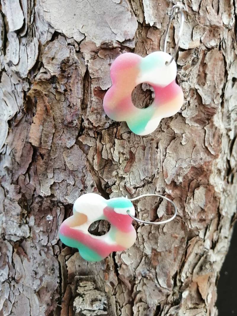 Polymer Clay Ohrringe, Handgefertigt, Unikat, Statement Geschenk Frau, Leuchten Im Schwarzlicht von KreativwerksByNicole