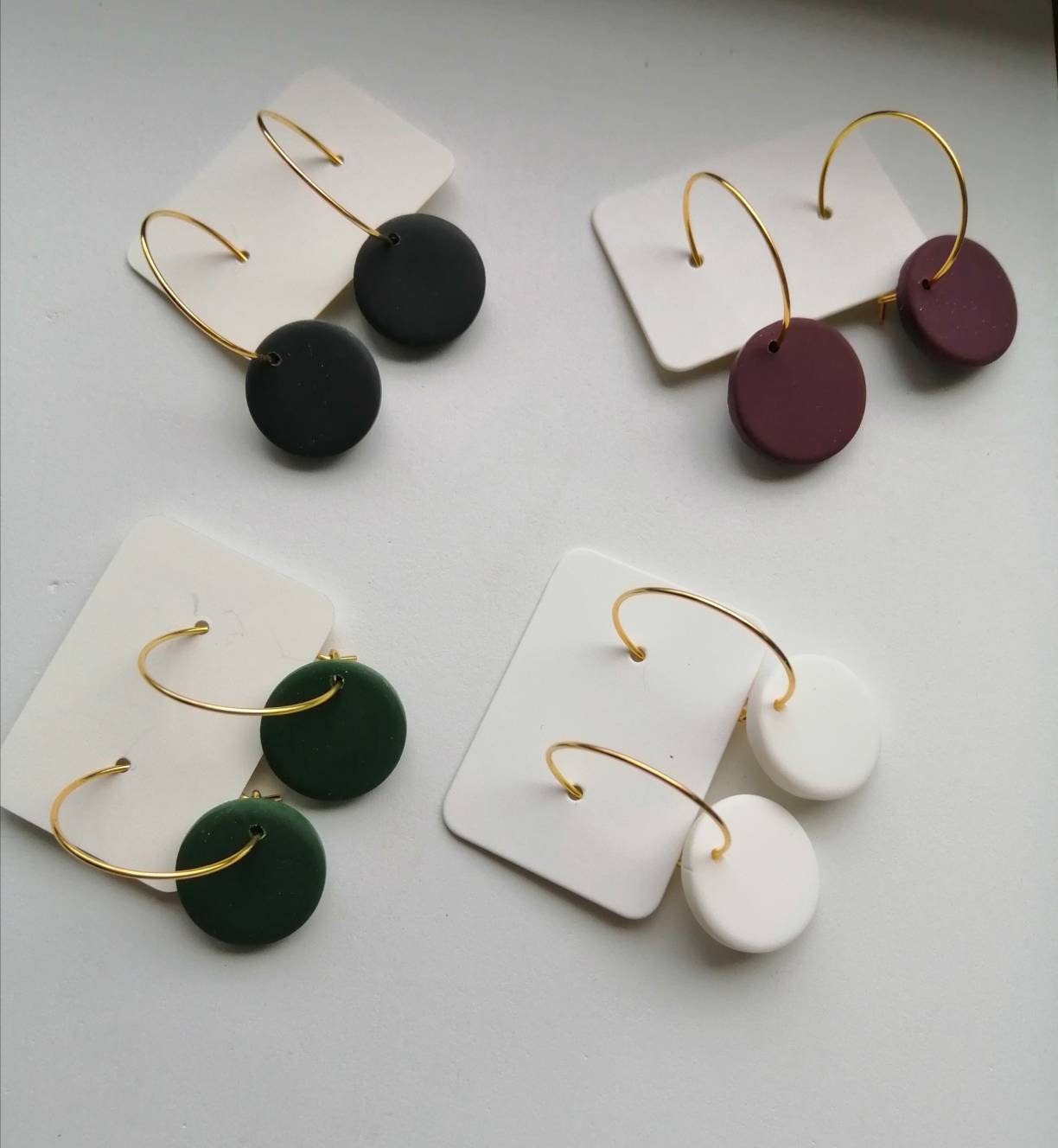 Polymer Clay Ohrringe Creole, Weiß, Grün, Bordeaux, Schwarz, Unikat, Gold Polymer Clay Ohrringe Creole, Weiß, Grün, Bordeaux, Schwarz, Unikat, Gold von KreativwerksByNicole