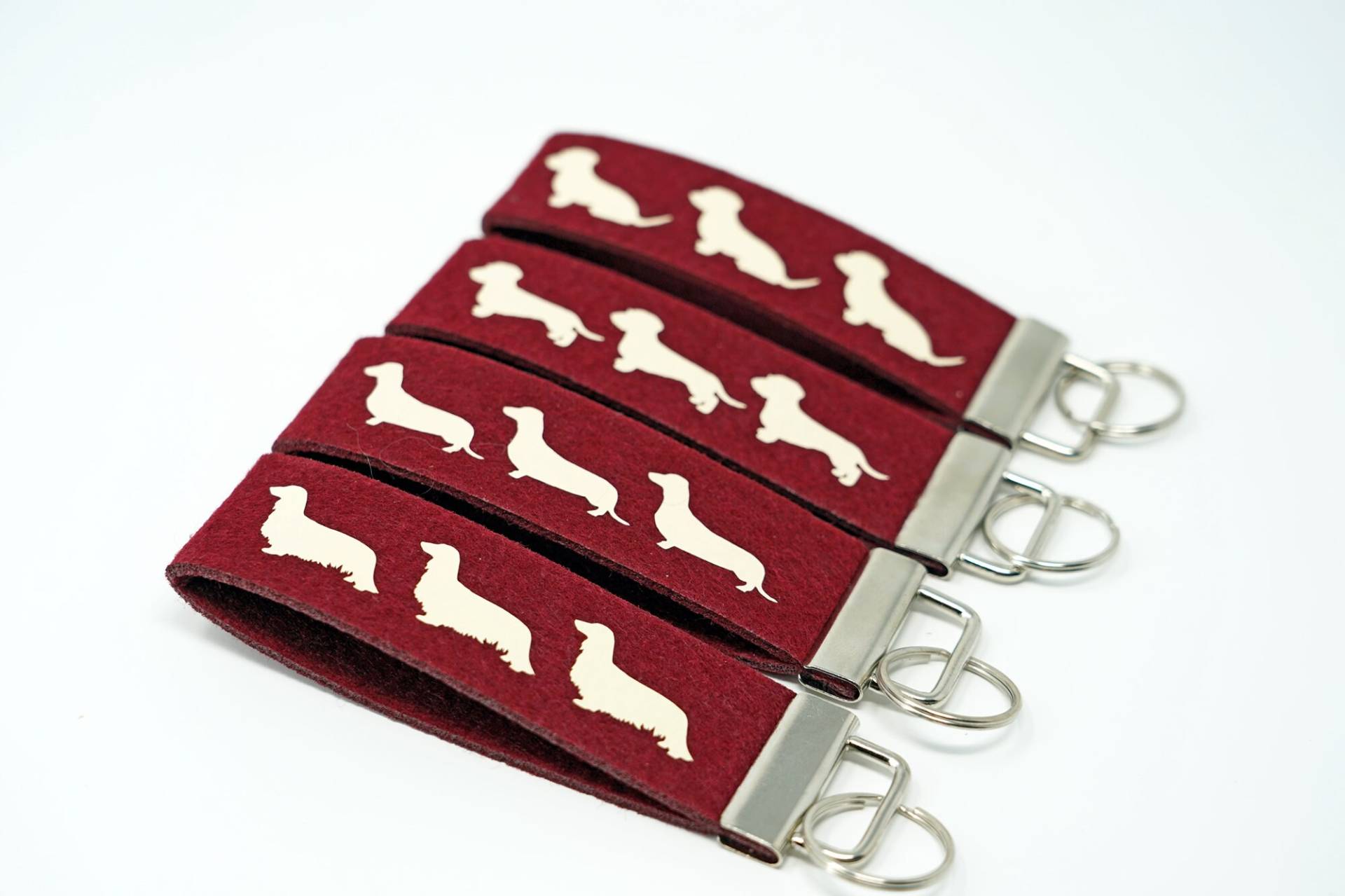 Schlüsselanhänger, Dackel Anhänger, Filzanhänger, Schlüsselanhänger Mit Dackelmotiv, Teckel Anhänger, Dachshund, Bordeaux Filz, Dackel Silhouette Schlüsselanhänger, Dackel Anhänger, Filzanhänger, Schlüsselanhänger Mit Dackelmotiv, Teckel Anhänger, Dachshund, Bordeaux Filz, Dackel Silhouette von KreativwerkstattbyK3