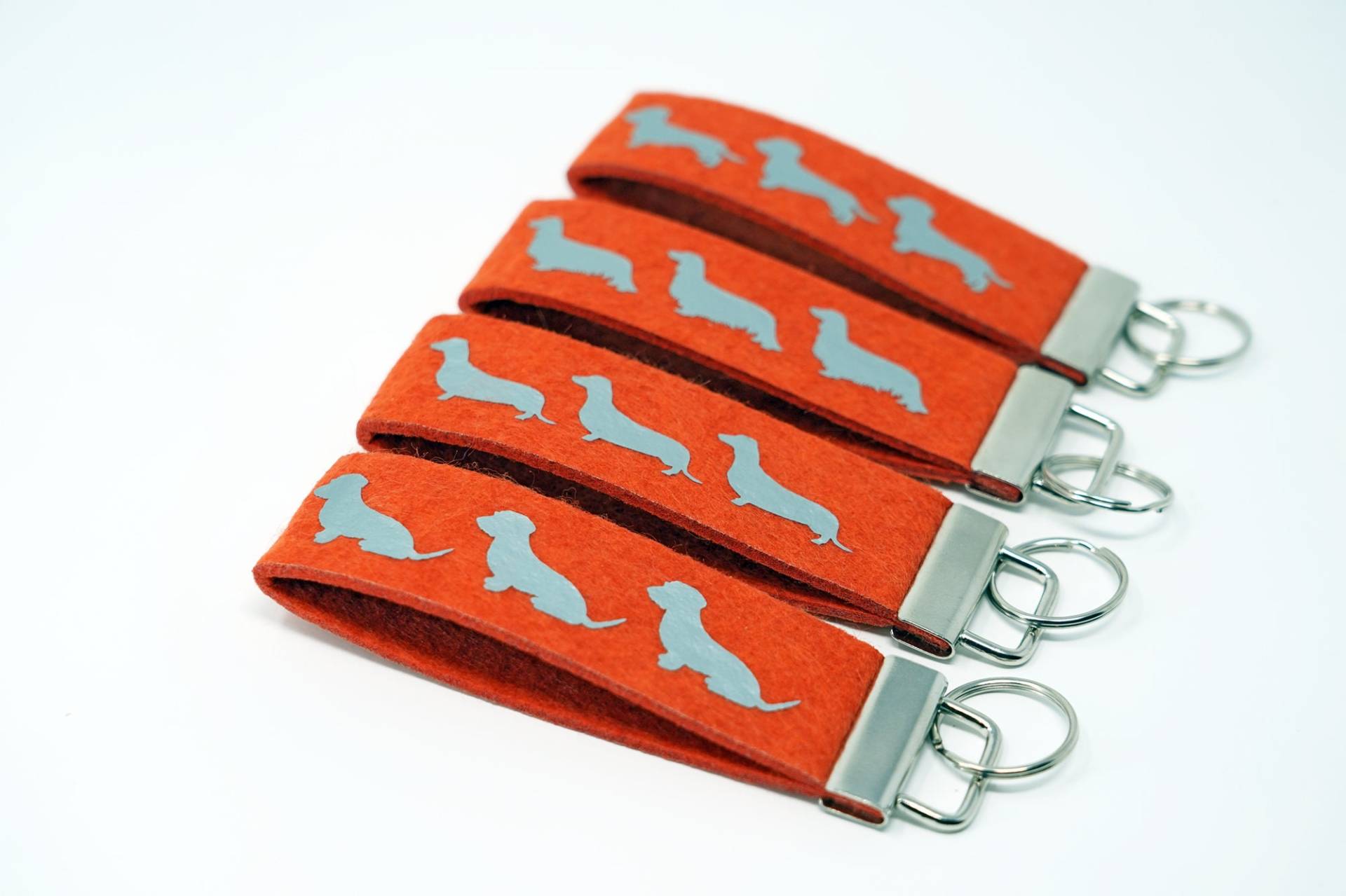 Schlüsselanhänger, Dackel Anhänger, Filzanhänger, Schlüsselanhänger Mit Dackelmotiv, Teckel Anhänger, Dachshund, Oranger Filz, Dackel Silhouette Schlüsselanhänger, Dackel Anhänger, Filzanhänger, Schlüsselanhänger Mit Dackelmotiv, Teckel Anhänger, Dachshund, Oranger Filz, Dackel Silhouette von KreativwerkstattbyK3