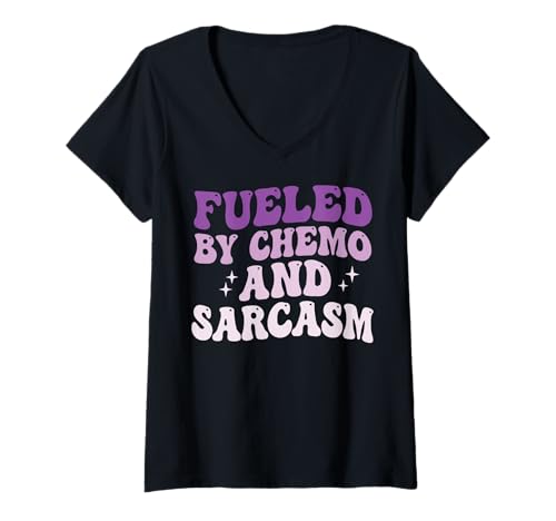 Damen Fueled by Chemo and Sarcasm T-Shirt mit V-Ausschnitt Damen Fueled by Chemo and Sarcasm T-Shirt mit V-Ausschnitt von Krebsbekämpfer Chemotherapie Onkologie Sarkastisch