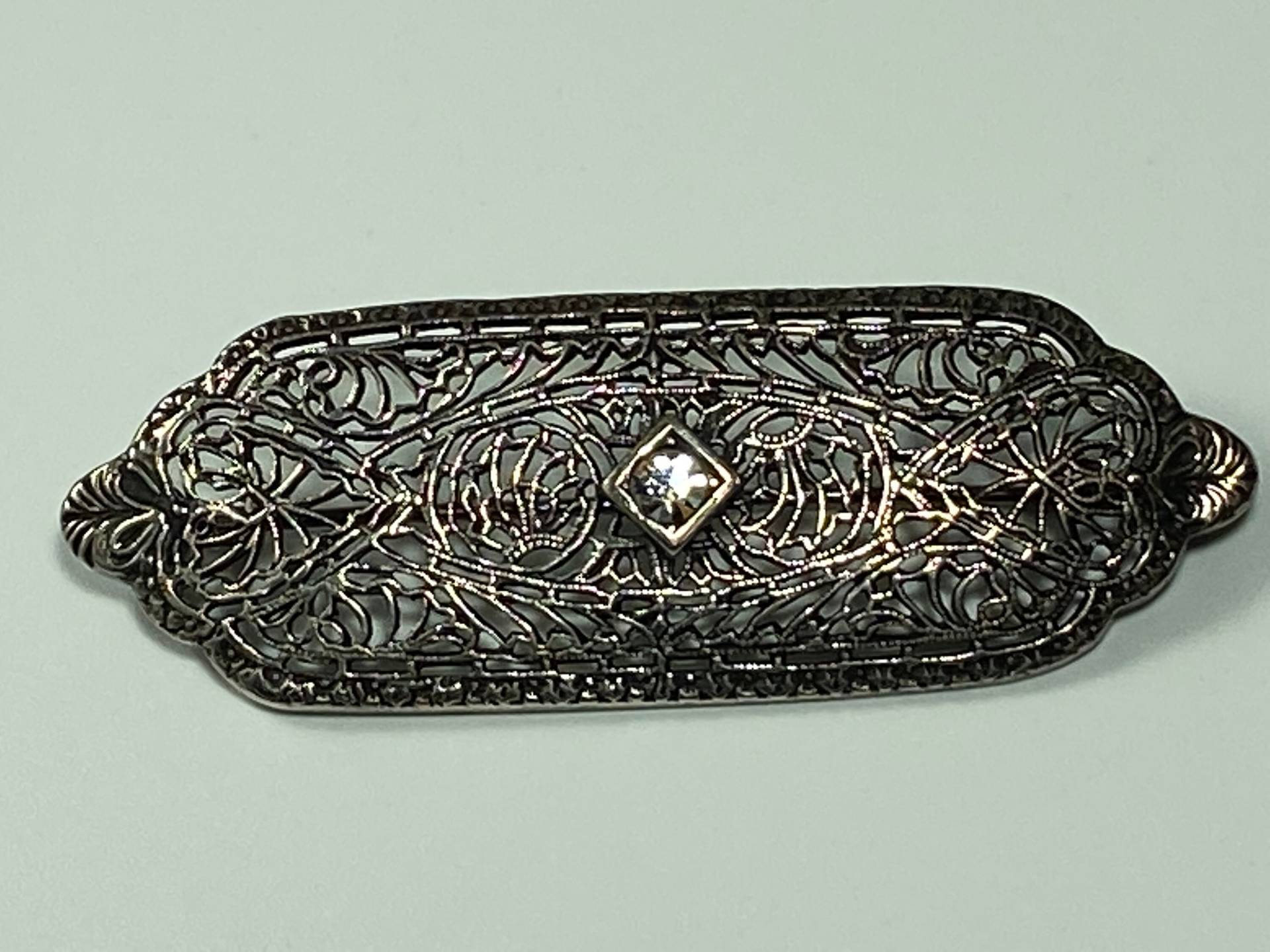 Antik Filigrane Sterling Silber Brosche Mit Klarem Cz Gem Antik Filigrane Sterling Silber Brosche Mit Klarem Cz Gem von KreestasKreations