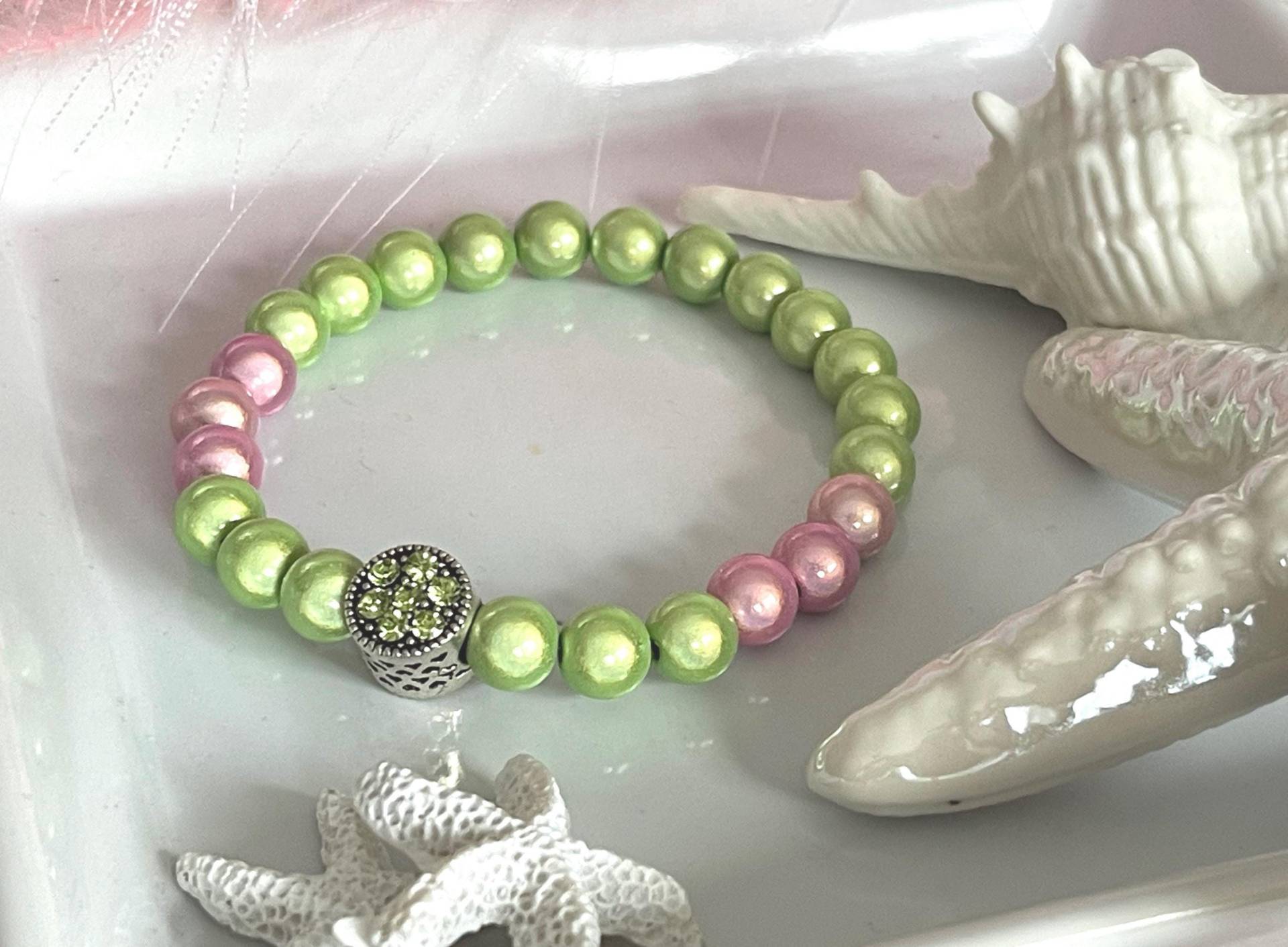Apfelgrün Rosa Miracle Magic Wunderschönes Perlenarmband Beads Reflektierend Mit Hochwertigem Charmmit Grünen Zirkonias Grün, Mint, Pink Apfelgrün Rosa Miracle Magic Wunderschönes Perlenarmband Beads Reflektierend Mit Hochwertigem Charmmit Grünen Zirkonias Grün, Mint, Pink von KreoleaSchmuckdesign