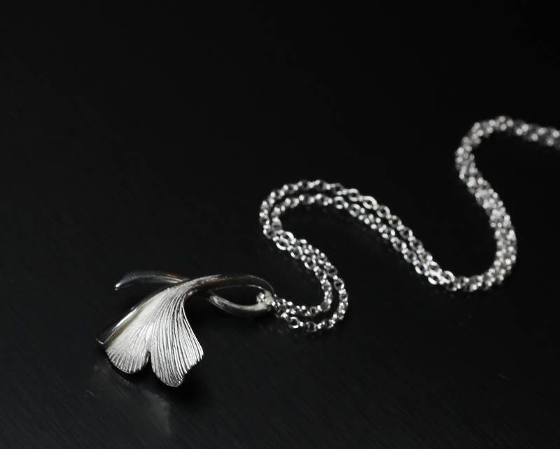 Gingko Blatt Kette, Großer Anhänger, Ginkgo Biloba, Silber Boho Massiv 925 Silberblatt, Schmuck, Krisat, Ginkgoblatt von KriSatDesigns