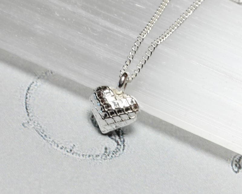 sterling Silber Herz Halskette, Zierlicher Anhänger, 3D Freundin Geschenk, Liebe, Freundschaft, Schwester, Tochter, Frauen, Mutter von KriSatDesigns