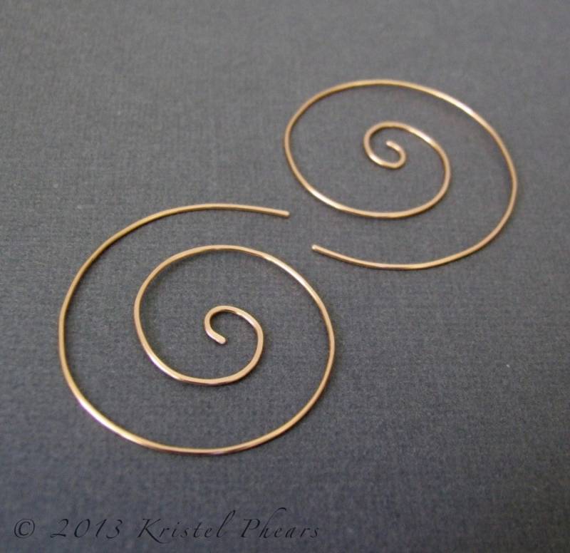 Gold Spirale Ohrringe 1, 75 " - Wirbel Creolen Nautilus Baumeln 14K Gold-Filled Spaß Gehämmert Eco-Friendly Geschenk von KrisPstudio