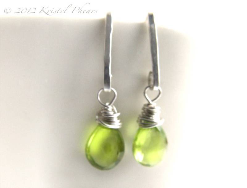 Peridot Ohrringe - Sterling Ohrstecker Apfelgrün Naturedelstein Original Schmuck Design August Geburtsstein Jahrestag Brautgeschenk von KrisPstudio