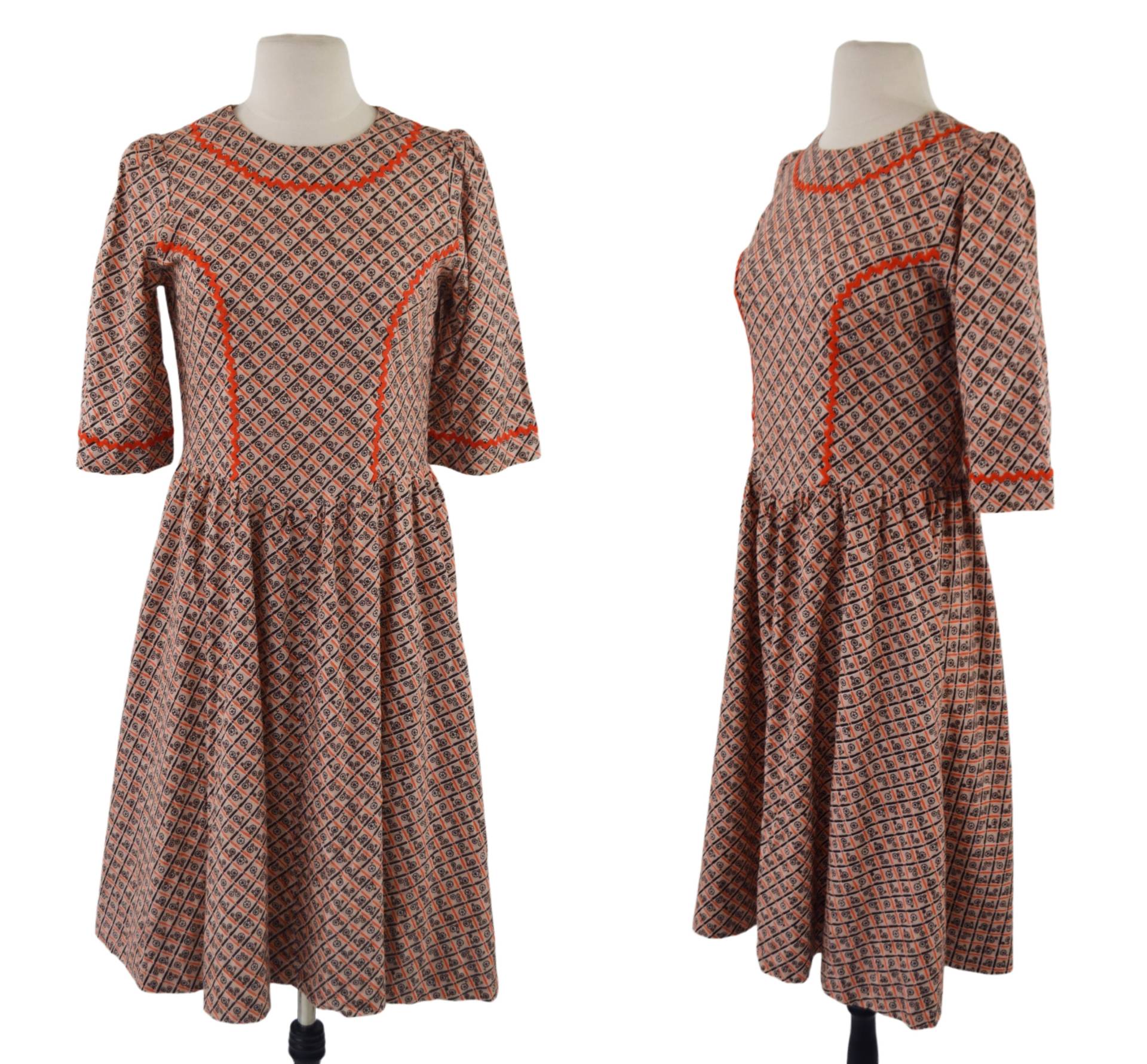 1960Er Jahre Orange Und Braun Novelty Fahrrad Print Kleid von KrisVintageClothing