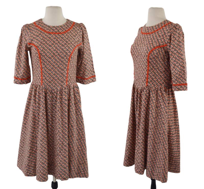 1960Er Jahre Orange Und Braun Novelty Fahrrad Print Kleid von KrisVintageClothing