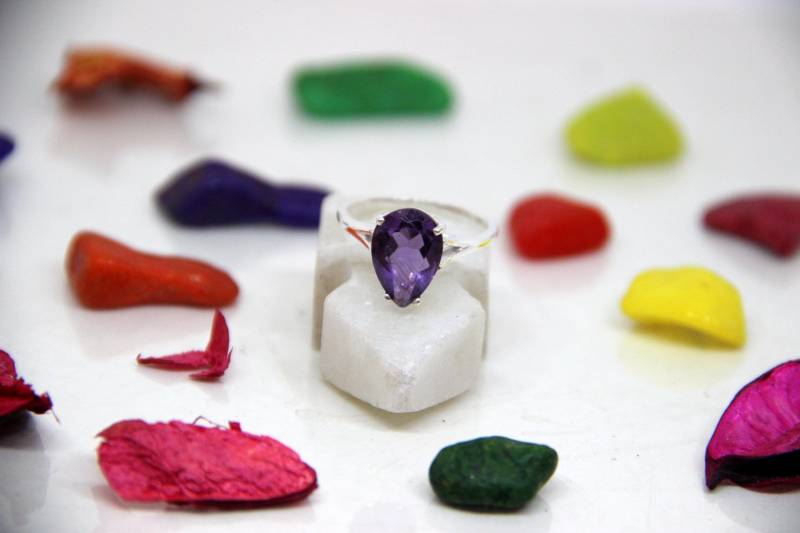 Natürlicher Blauer Amethyst Ring , Silber 925 Massiv Sterling Krappenfassung Schliff Stein von KrishivExports