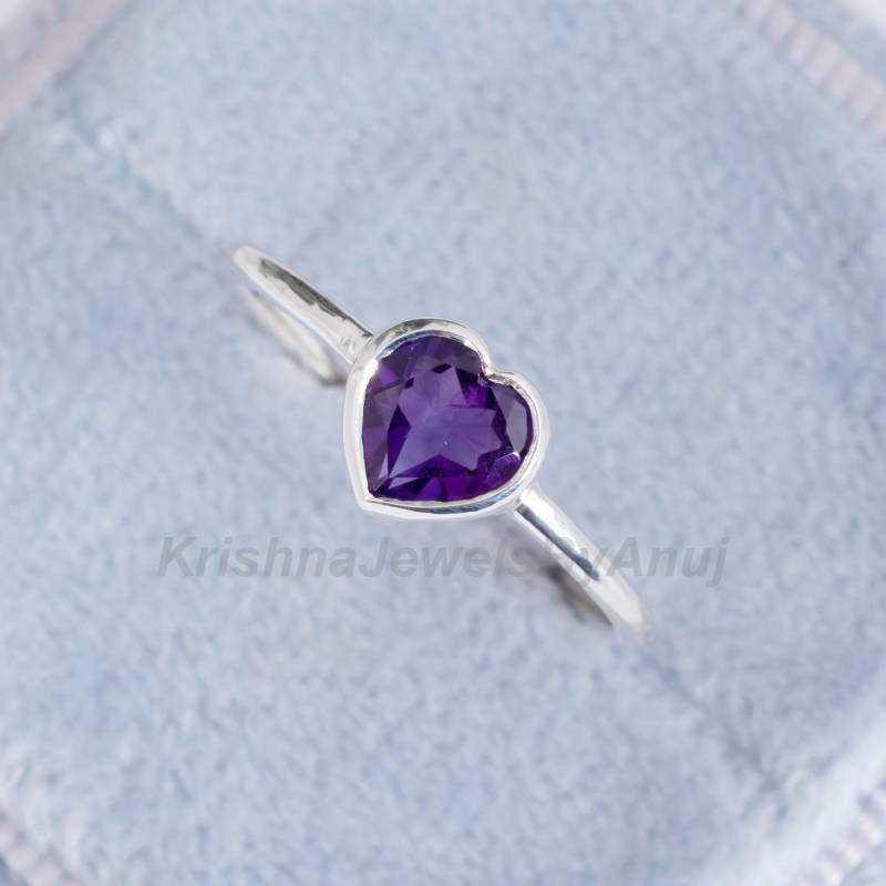 Natürlicher Amethyst Edelstein Ring - 925 Sterling Silber 6 Mm Herz Februar Geburtsstein Stapelring Zierlicher von KrishnaJewelsByAnuj