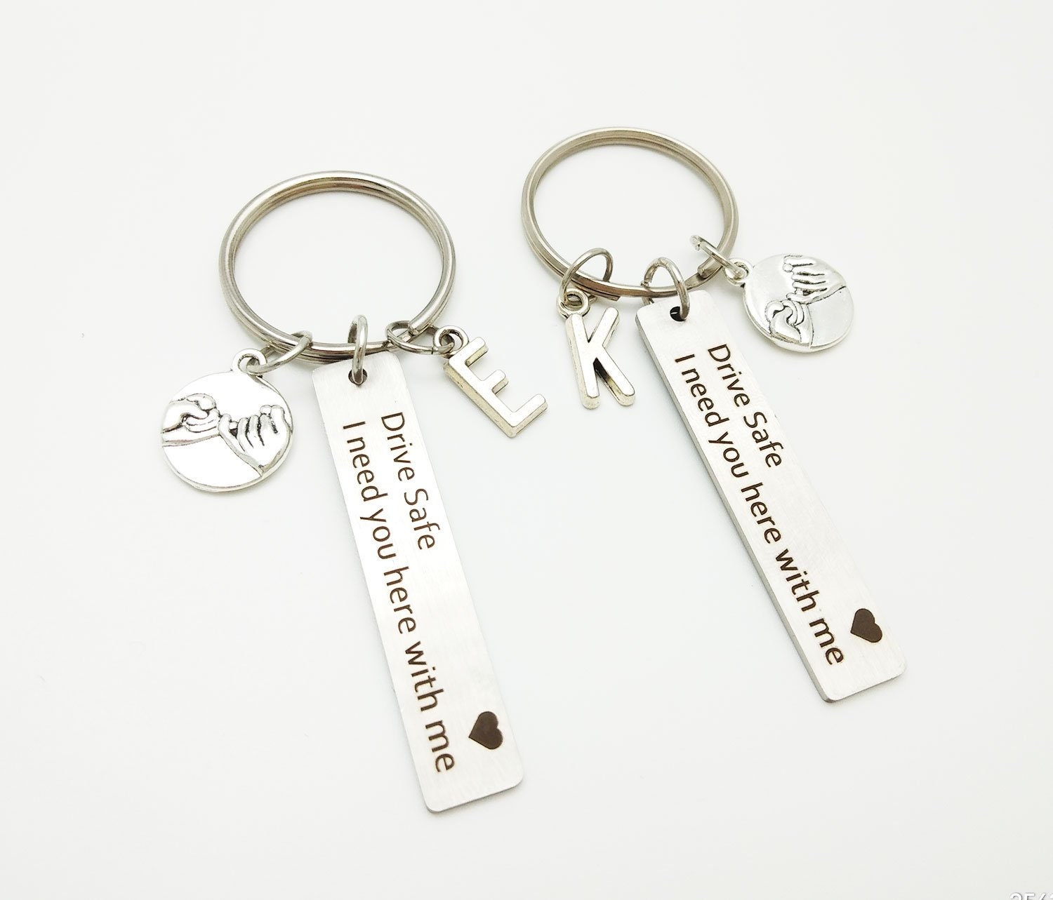 Pinky Versprechen Schlüsselanhänger, Fahren Sicher Sicher, Ich Brauche Dich Hier Bei Mir, Personalisierte Freund, Paar Pinky Versprechen Schlüsselanhänger, Fahren Sicher Sicher, Ich Brauche Dich Hier Bei Mir, Personalisierte Freund, Paar von KrisnaDesign