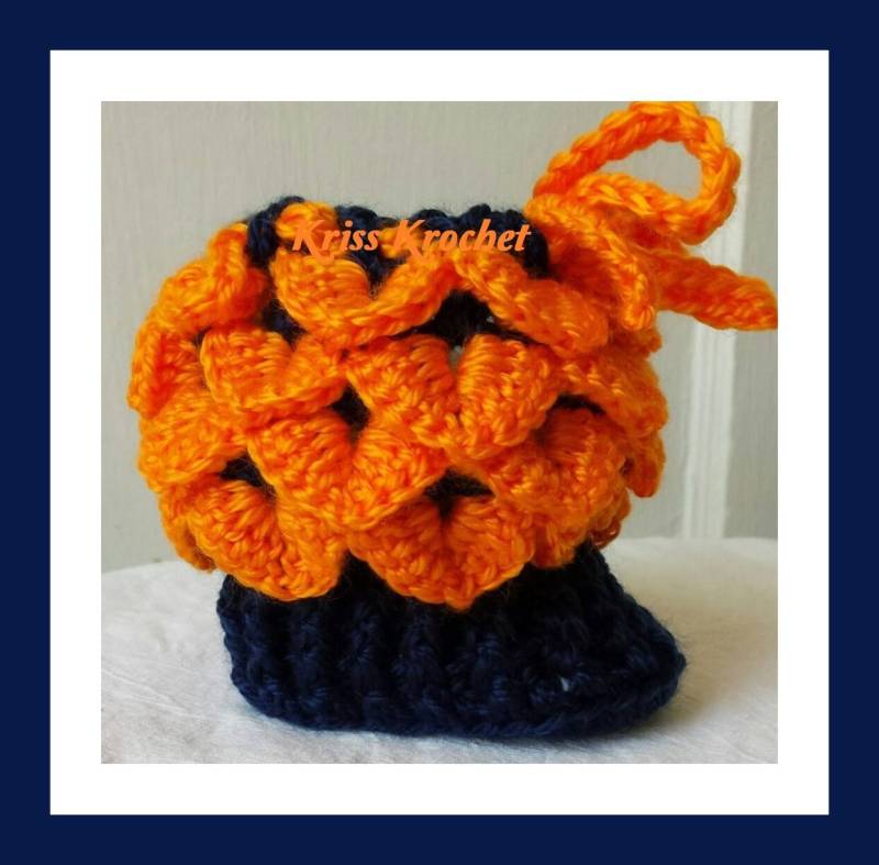 Baby Booties , Orange Und Blau Krokodil Nähen Neugeborenen Bis 3 Monate Mädchen Oder Jungen von KrissKrochet