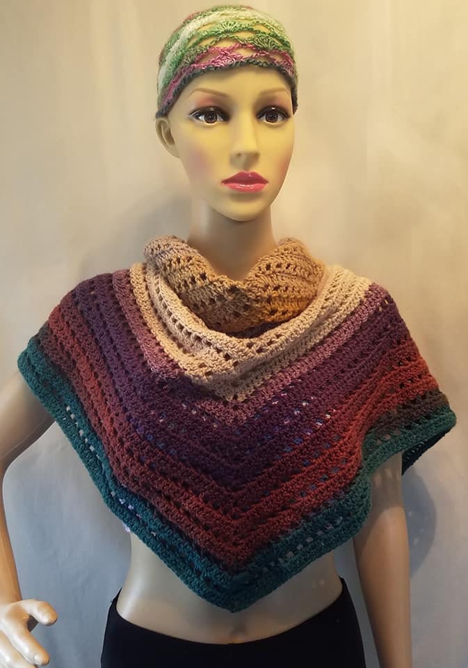 Gehäkeltes Dreieckstuch, Schal, Accessoire, Wrap, Damen Sarong, Mutter Geschenk, Honig Vogel Herbst Farben Taupe Camel Mauve Brass von KrissKrochet