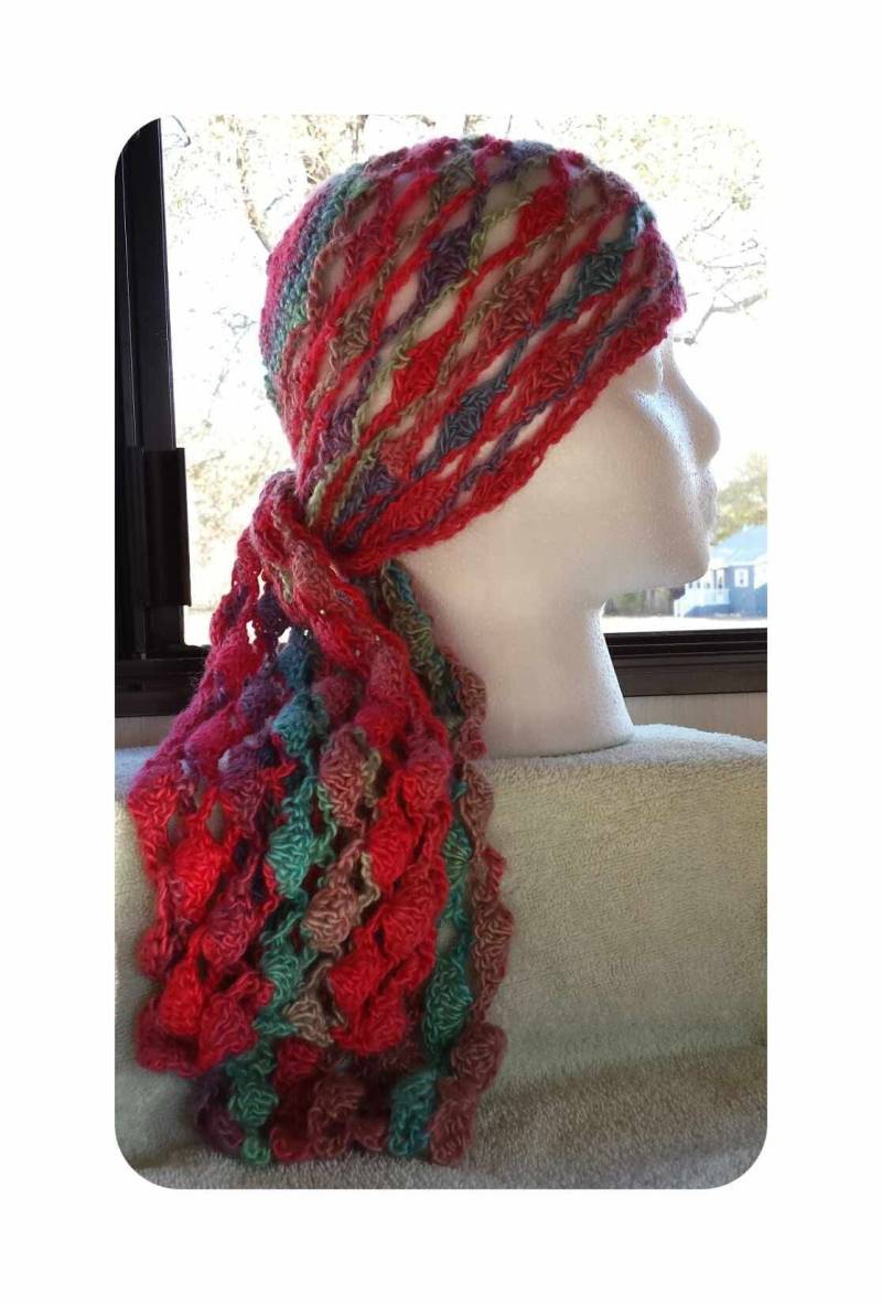 Leichtes Luftiges Deeanne Kopftuch, Chemo Kappe Im Parrot Farbweg von KrissKrochet