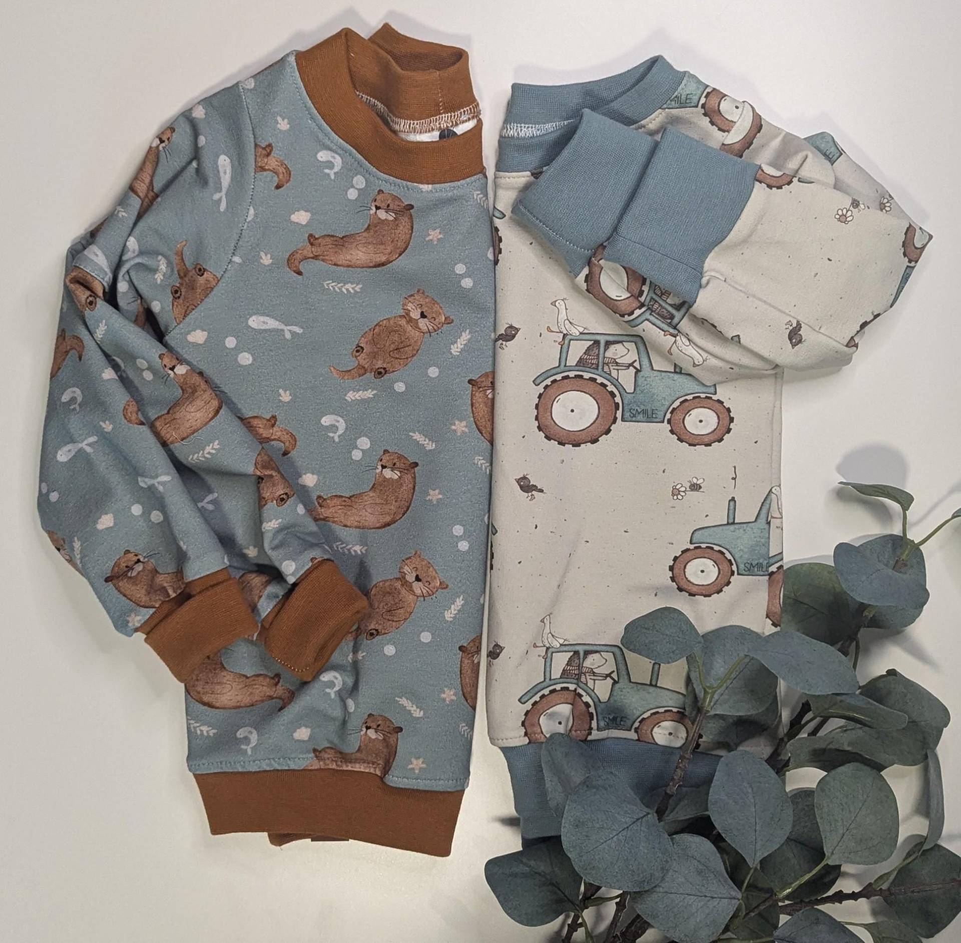 Otter Oder Trecker Pullover Langarm Sommersweat Pulli Weicher Bequemer Für Kleine Traktor Fans Gr. 80/86/92 Otter Oder Trecker Pullover Langarm Sommersweat Pulli Weicher Bequemer Für Kleine Traktor Fans Gr. 80/86/92 von KrissysHandmadeShop