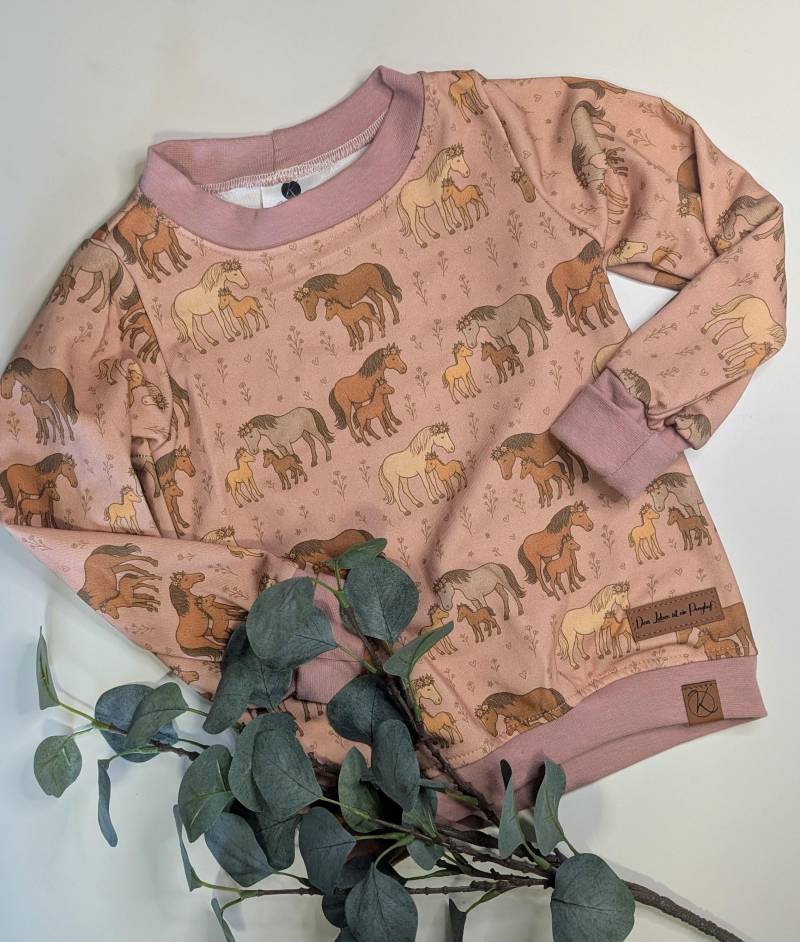 Pullover Langarm French Terry Pferdeprint Altrosa Herbst Pulli Weicher Bequemer Für Kleine Pferdemädchen Gr. 92/98/104 von KrissysHandmadeShop