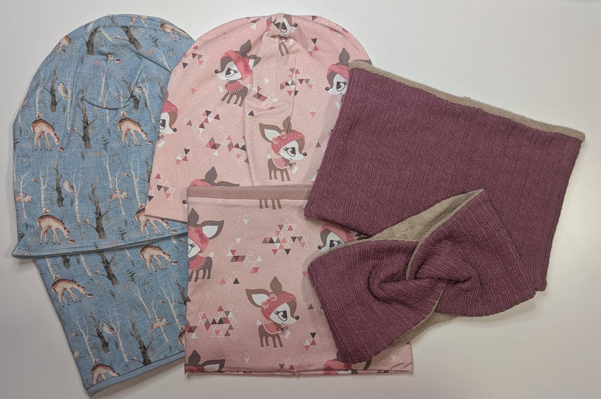 Set Aus Beanie Mütze/Wendemütze/Stirnband Und Loopschal/Schlupfschal Ku 52-56 Gr. Ca. 110/116/122/128/134 Versch. Modelle Rehkitz, Strick von KrissysHandmadeShop
