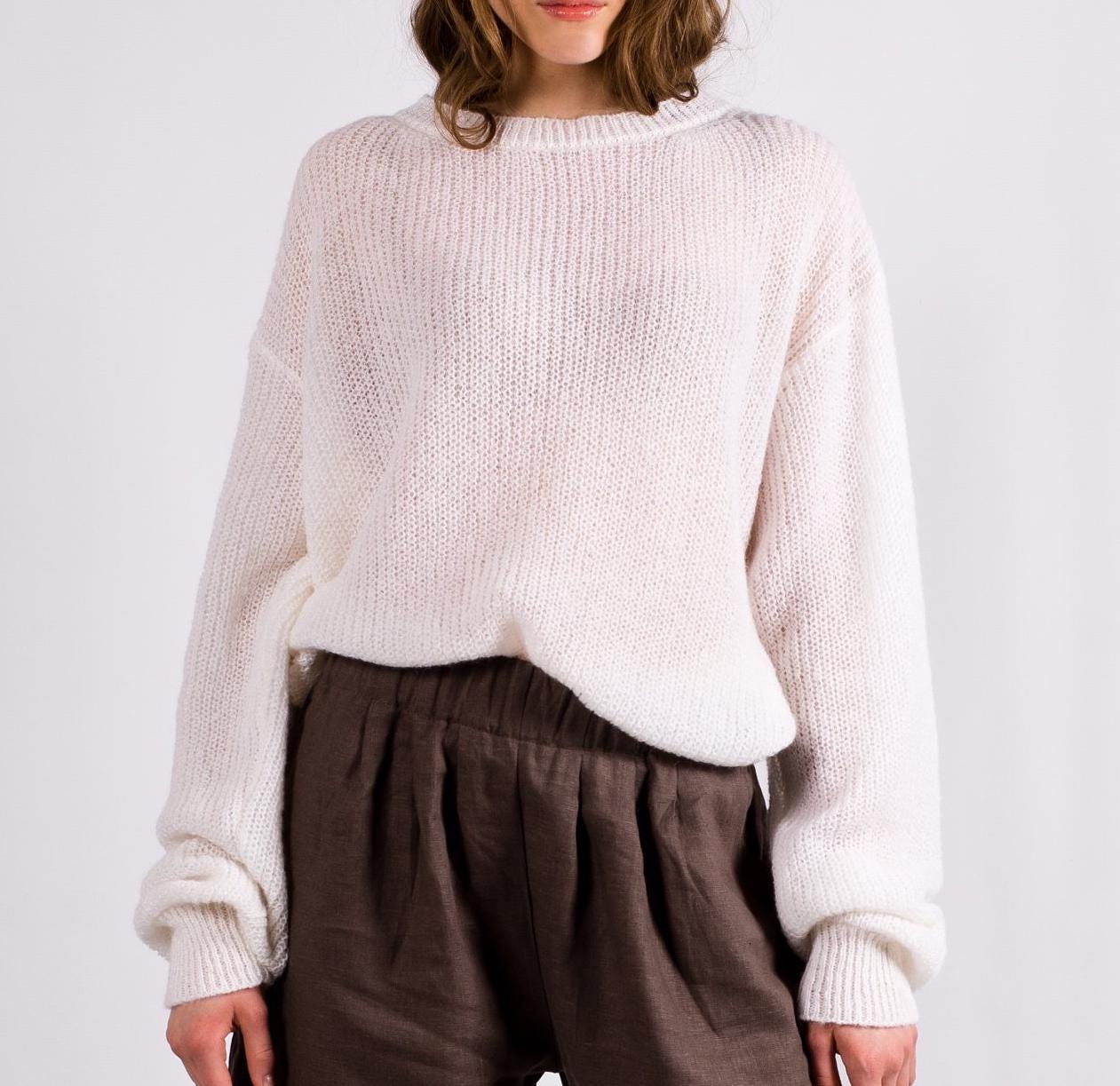 Weißer Mohair-Wollpullover - Oversized Damenstrick, Weicher Gemütlicher Herbst-Winter-Pullover Weißer Mohair-Wollpullover - Oversized Damenstrick, Weicher Gemütlicher Herbst-Winter-Pullover von KristaElsta