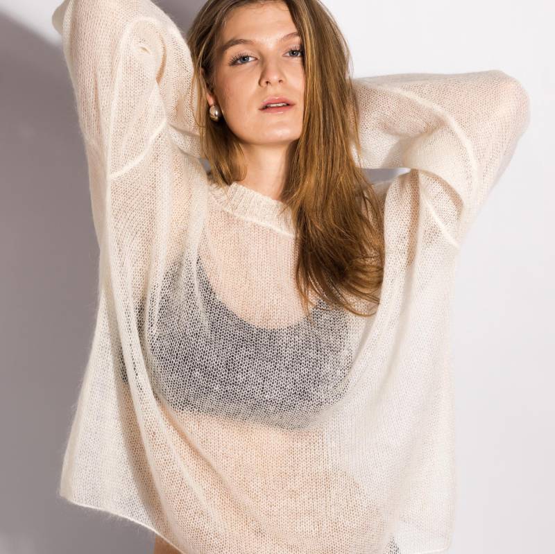 Transparenter Weiße Mohair Pullover, Oversize Leicht & Luftig - Fuzzy Strick Für Frühling Schichtlook von KristaElsta