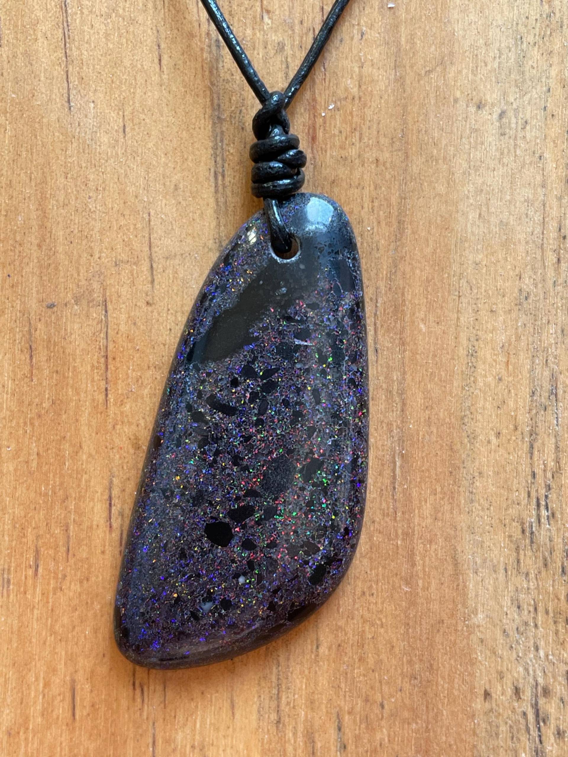 Pinfire Boulder Opal Anhänger von KristallAura