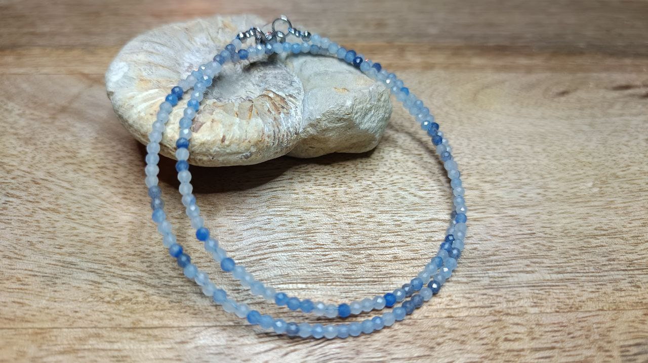 Aventurin Kette Blau, 2mm, Perlenkette, Facettiert, Edelsteinkette, Schlicht von KristallklarKetten