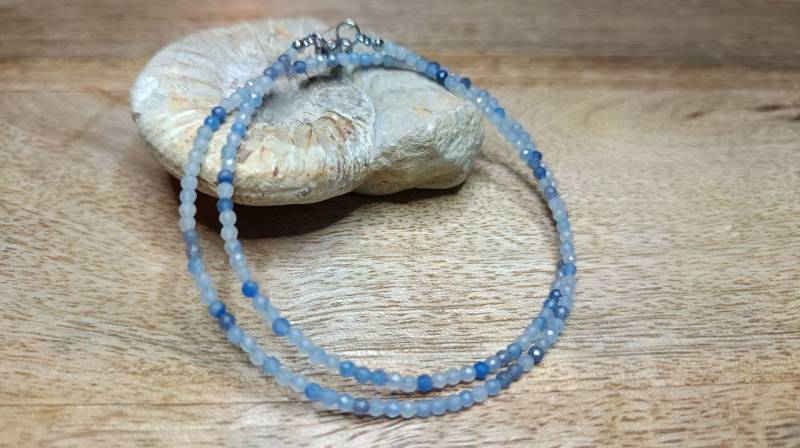 Aventurin Kette Blau, 2mm, Perlenkette, Facettiert, Edelsteinkette, Schlicht Aventurin Kette Blau, 2mm, Perlenkette, Facettiert, Edelsteinkette, Schlicht von KristallklarKetten