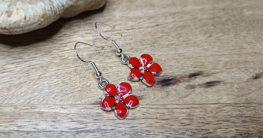 Blumen Ohrring Gänseblümchen, Rot, Hängeohrring, Silber von KristallklarKetten