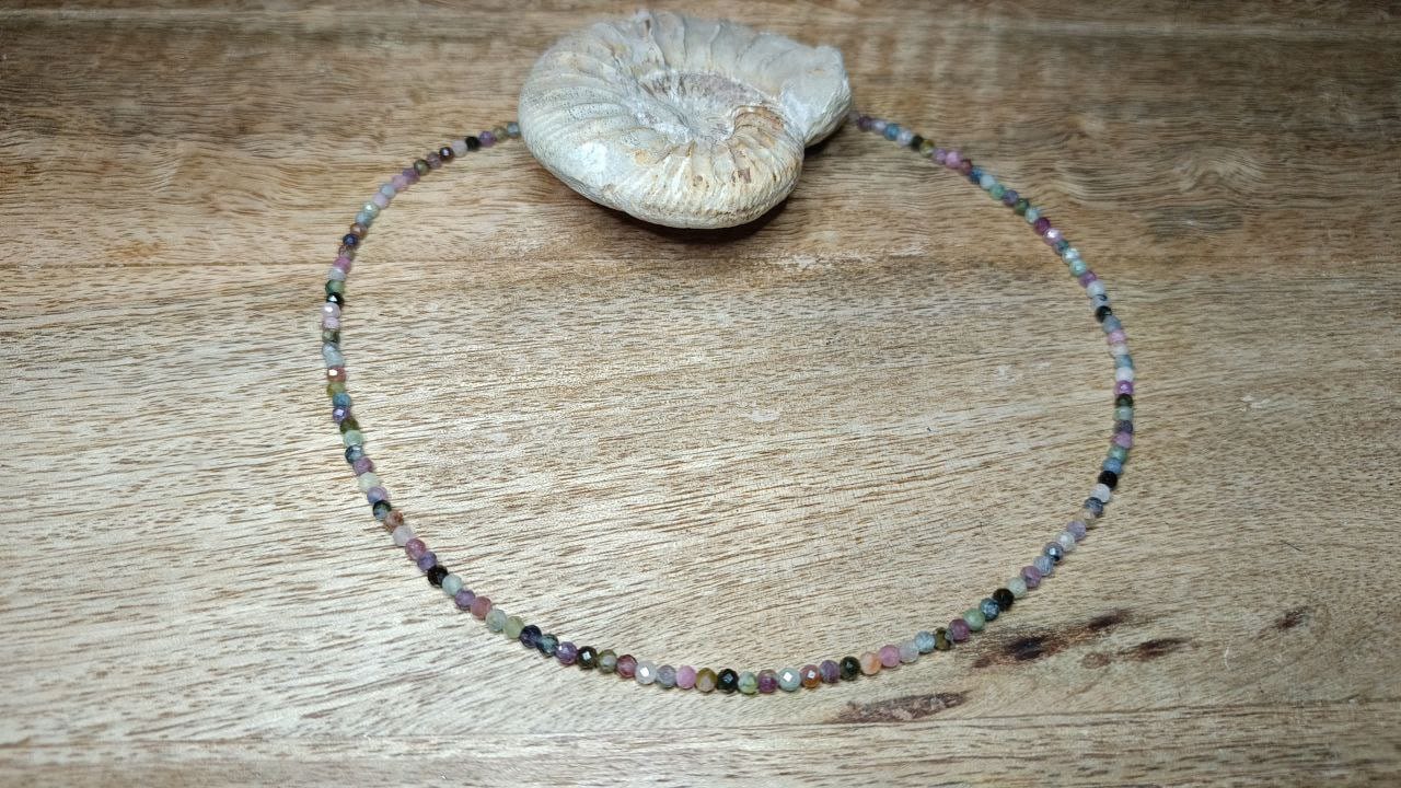 Bunte Turmalin Kette 3mm, Facettiert, Perlen, Collier, Edelsteinkette Bunte Turmalin Kette 3mm, Facettiert, Perlen, Collier, Edelsteinkette von KristallklarKetten