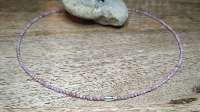 Purple Mica Perlen Kette Rosa, Collier, Perlen, Facettiert, 2mm, Edelsteinkette Purple Mica Perlen Kette Rosa, Collier, Perlen, Facettiert, 2mm, Edelsteinkette von KristallklarKetten