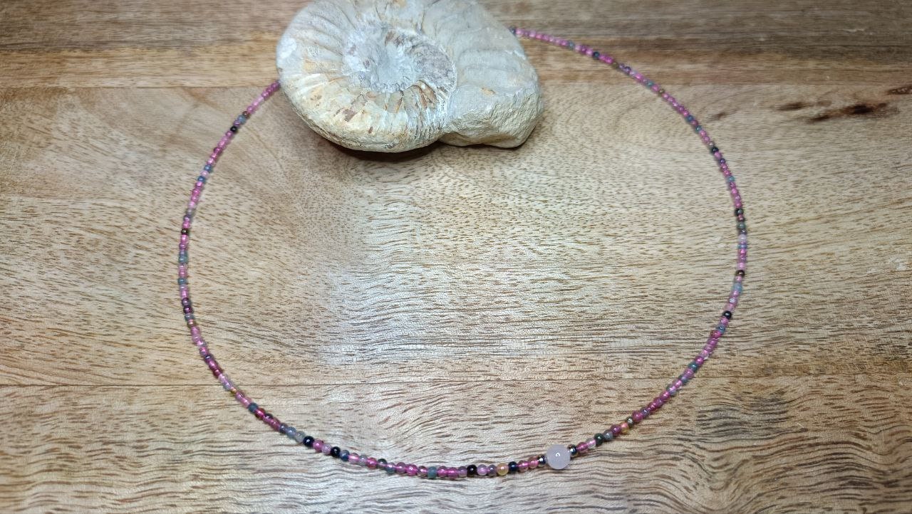 Turmalin Kette Perlenkette Rund, Rosenquarz, 2mm, Turmalinperlen von KristallklarKetten