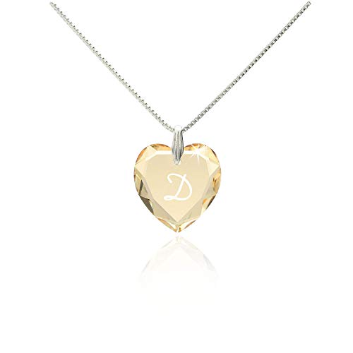 Damen Kette mit Swarovski Crystal Buchstaben Herzanhänger Gravur D filigrane schlichte dezente Halskette Herzkette für die Frau Freundin Schwester zum Valentinstag oder Geburtstagsgeschenk von Kristallwerk