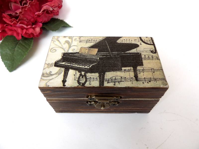 Schmuckschatulle Mit Klavier Und Noten Aus Holz, Kleine Shabby Chic Für Musiker, Geschenk Musiklehrer, Rustikale Musiker von KristanArt