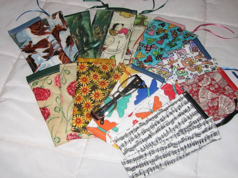 Gestepptes Brillenetui Und Lesezeichen Set - Jeweils Nur 1 Stück von KristasQuiltsAndMore