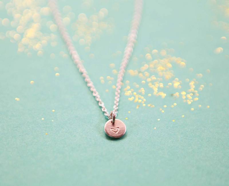 Herzkette in Silber/ Individualisierbar, Talisman, Kleiner Silberanhänger - Message von KristinaWeddeJewelry