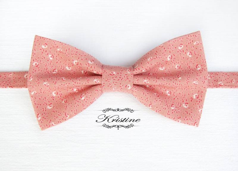 Herren Rosa Floral Fliege. Erröten Bräutigam Gedämpftrosa Bester Mann Strand Hochzeit, Prom Fliege von KristineBridal