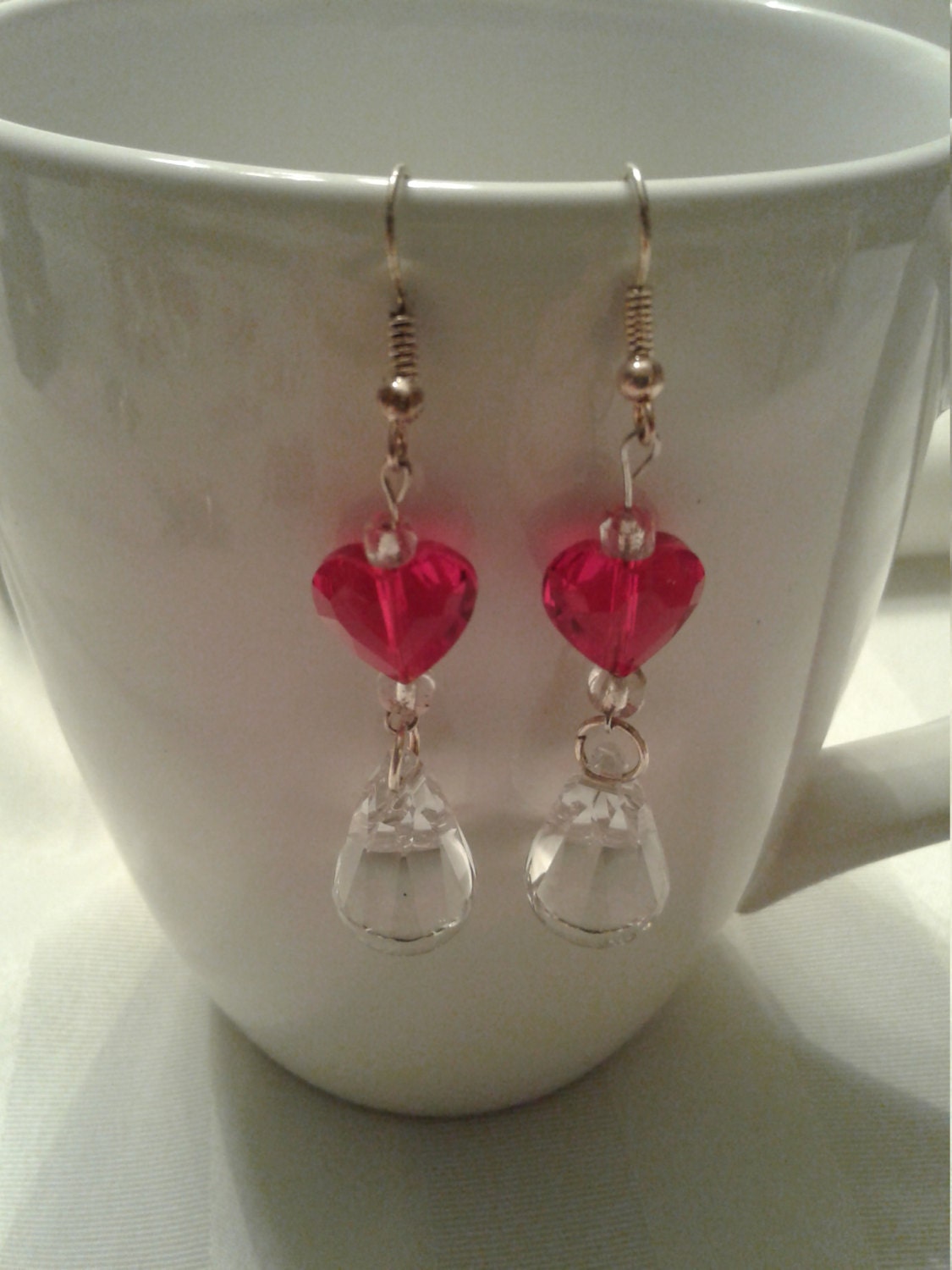 Valentinsgeschenk Ohrringe, Rotes Swarovski Herz & Träne Tropfen Kristall Ohrringe von KristinsJewelleryBox