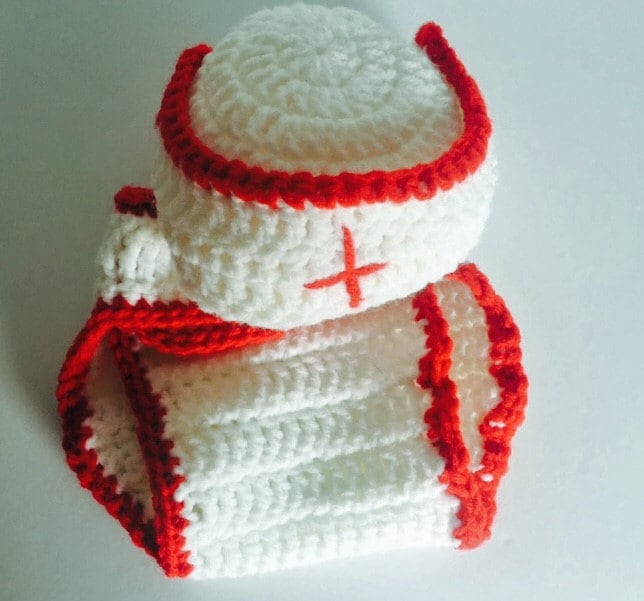 Krankenschwester Mütze Und Windelüberzug Baby Photo Prop von KristizKrochet