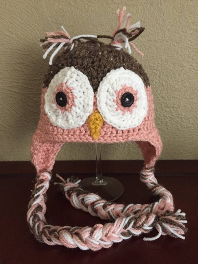 Eule Handgemachte Ohrklappe Hut. Große Baby-Dusche-Geschenk Neugeborenen, Kleinkind, Kind, Erwachsener von KristysCrowchet
