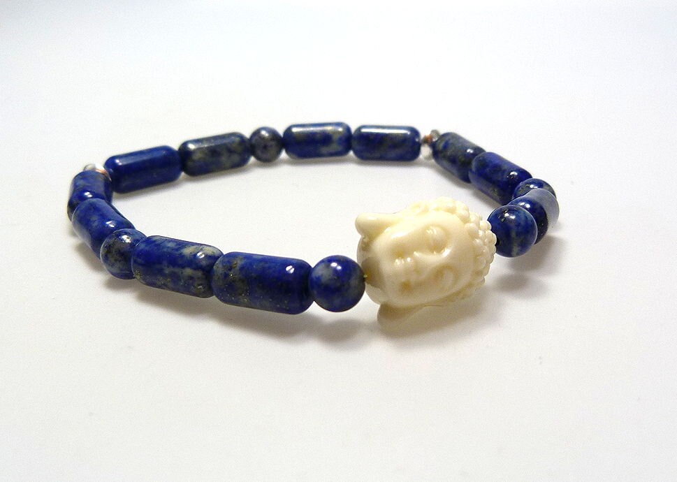 Armband Aus Lapislazuli Mit Buddhakopf Weißer Koralle, Buddha, Lapis Lazuli Armband, Edelsteinarmband Armband Aus Lapislazuli Mit Buddhakopf Weißer Koralle, Buddha, Lapis Lazuli Armband, Edelsteinarmband von KrisztinaSchmuck