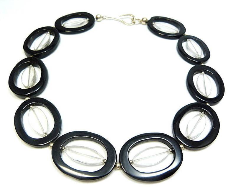 Kurze Halskette Aus Onyx Und Bergkristall, Art Deco, Onyxkette, Edelsteinkette, Schwarz, Collier Onyx, Bergkristall Kurze Halskette Aus Onyx Und Bergkristall, Art Deco, Onyxkette, Edelsteinkette, Schwarz, Collier Onyx, Bergkristall von KrisztinaSchmuck