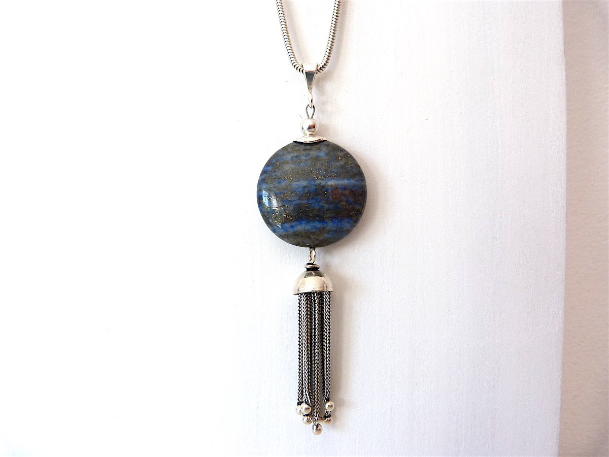 Lange Silberkette Mit Anhänger Aus Lapislazuli Und Silberquaste, Lapisanhänger Quaste Sterlingsilber, Silberschmuck, Lange Halskette Lange Silberkette Mit Anhänger Aus Lapislazuli Und Silberquaste, Lapisanhänger Quaste Sterlingsilber, Silberschmuck, Lange Halskette von KrisztinaSchmuck