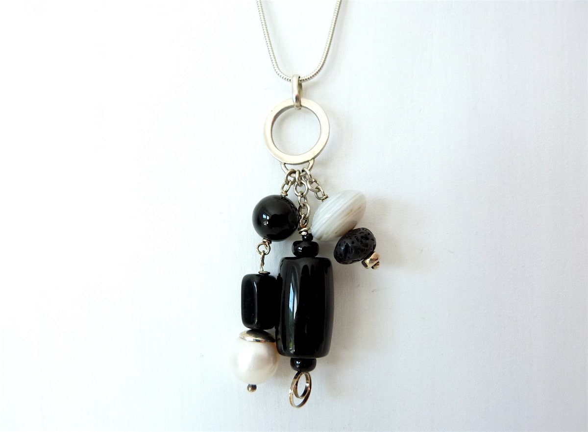 Silberkette Mit Anhänger Aus Onyx, Streifenachat Und Süßwasserperle, Halskette Sterlingsilber Anhönger, Onyxanhänger, Silberschmuck Silberkette Mit Anhänger Aus Onyx, Streifenachat Und Süßwasserperle, Halskette Sterlingsilber Anhönger, Onyxanhänger, Silberschmuck von KrisztinaSchmuck