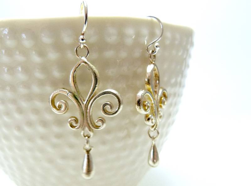 Silberohrringe, Ohrhänger Aus Sterlingsilber, Anjou-Lilie Silberohrringe, Ohrhänger Aus Sterlingsilber, Anjou-Lilie von KrisztinaSchmuck