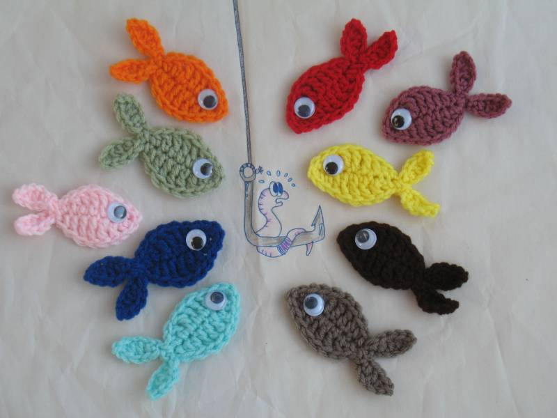 Gehäkelte Fisch Applikationen Regenbogen Acrylverzierungen von KrochetbyKrishani