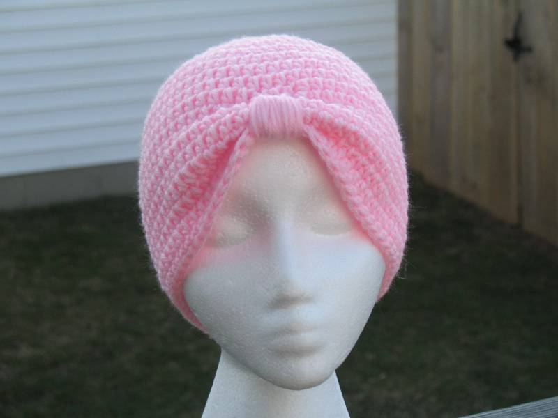 Turban Mütze/Damen Mädchen Häkelmütze Im Turbanstyle Muttertagsgeschenk Brustkrebs Wintermütze Mit Schleife von KrochetbyKrishani
