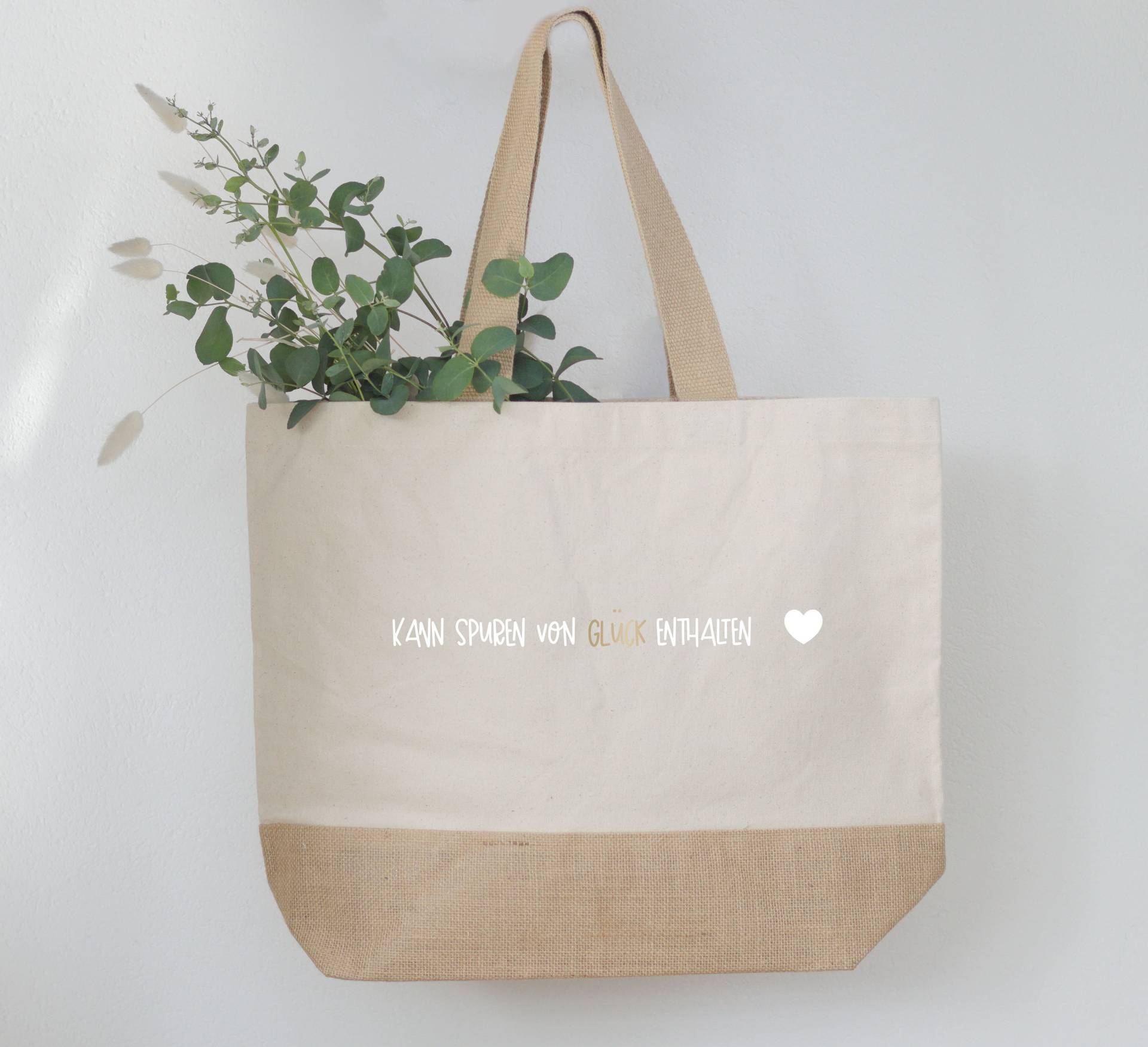 Kann Spuren Von Glück Enthalten/Jutetasche Kann Spuren Von Glück Enthalten/Jutetasche von KrueativShirts