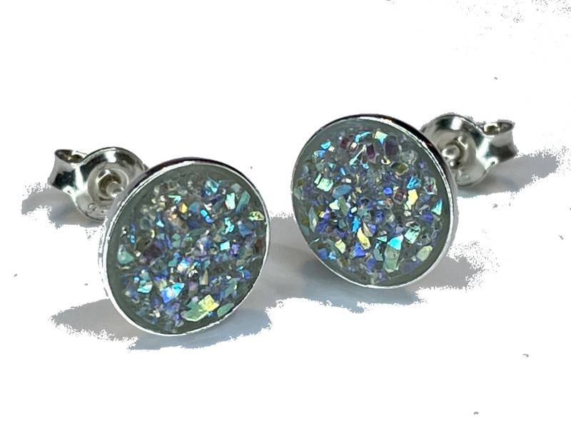 925 Sterling Silber 8mm Ohrstecker Ohrringe Im Druzy Drusen Look Silber Regenbogen von KruemelsAtelier